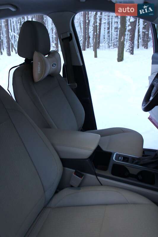 Внедорожник / Кроссовер Ford Escape 2016 в Чернигове