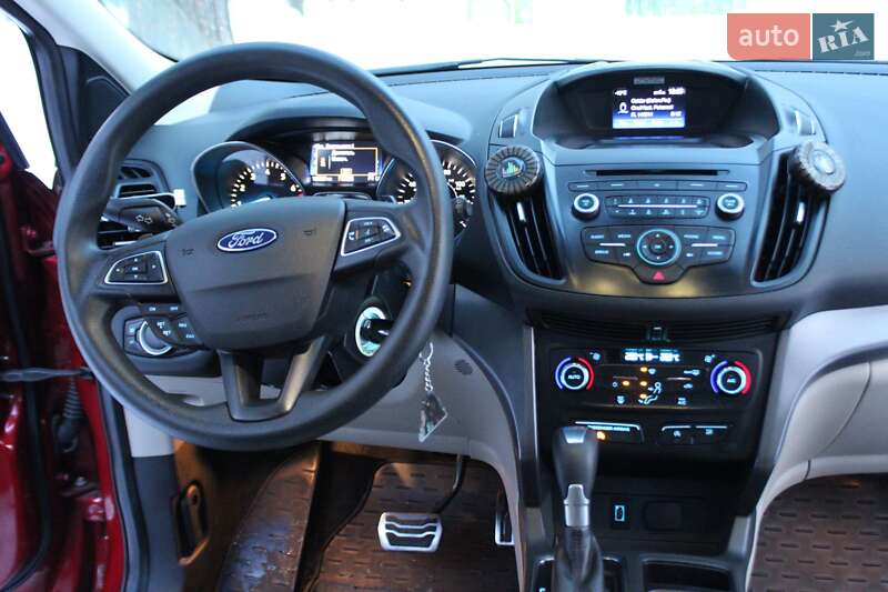 Внедорожник / Кроссовер Ford Escape 2016 в Чернигове