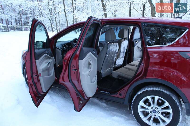 Внедорожник / Кроссовер Ford Escape 2016 в Чернигове