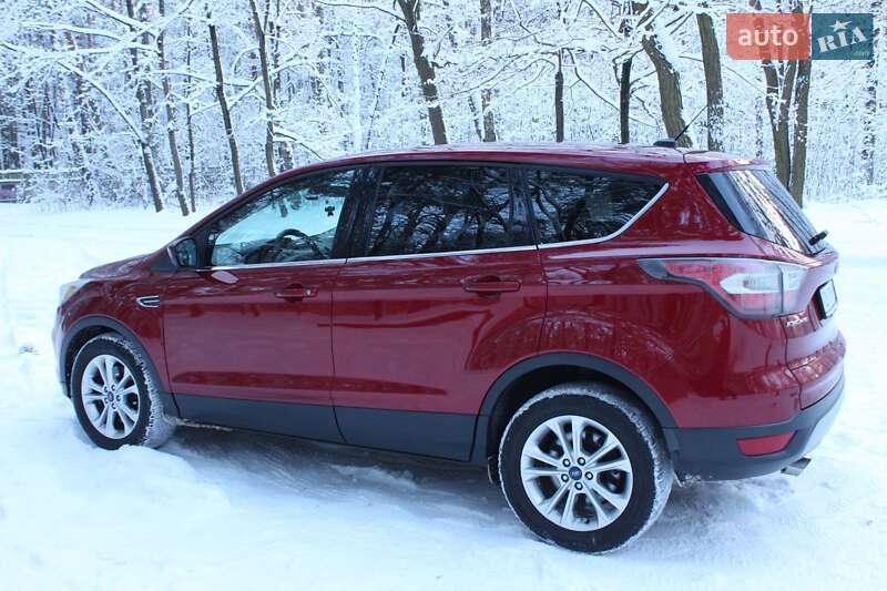 Внедорожник / Кроссовер Ford Escape 2016 в Чернигове