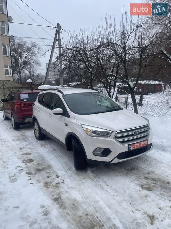 Позашляховик / Кросовер Ford Escape 2018 в Львові