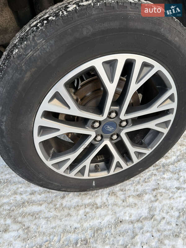 Позашляховик / Кросовер Ford Escape 2020 в Гайвороні