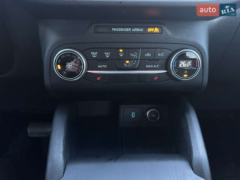 Внедорожник / Кроссовер Ford Escape 2019 в Львове