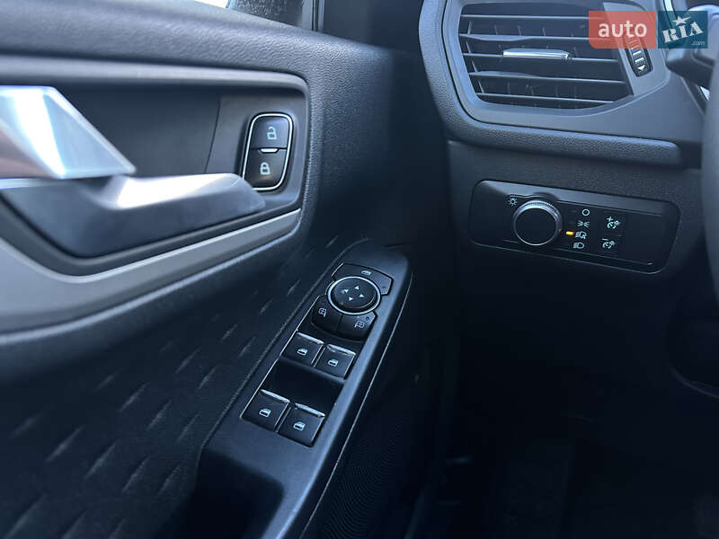 Внедорожник / Кроссовер Ford Escape 2019 в Львове