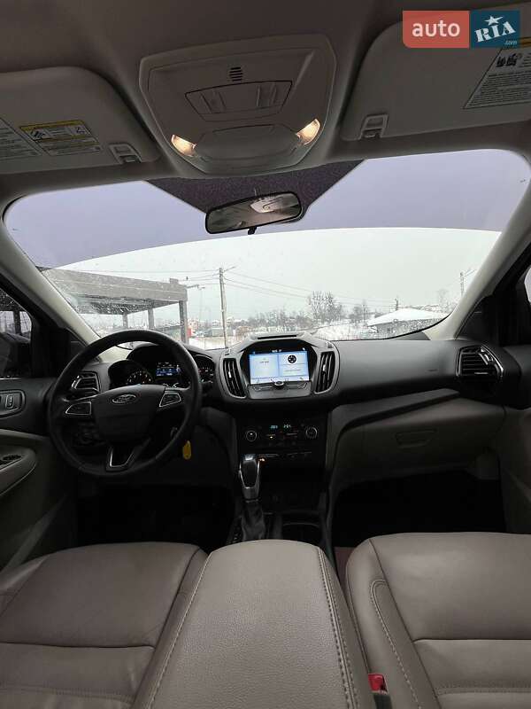 Внедорожник / Кроссовер Ford Escape 2018 в Львове