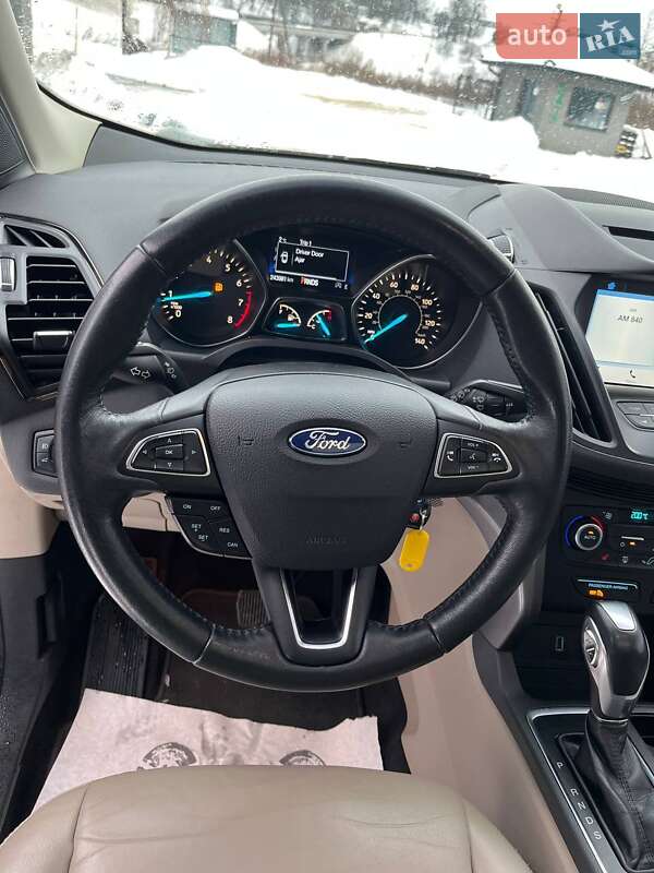 Внедорожник / Кроссовер Ford Escape 2018 в Львове