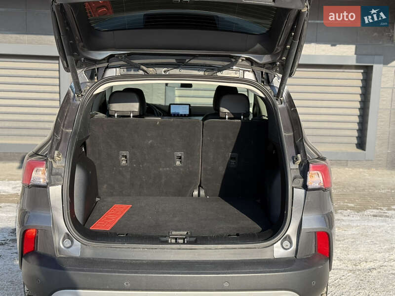 Внедорожник / Кроссовер Ford Escape 2021 в Киеве