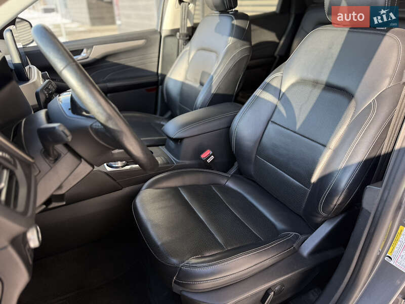 Внедорожник / Кроссовер Ford Escape 2021 в Киеве