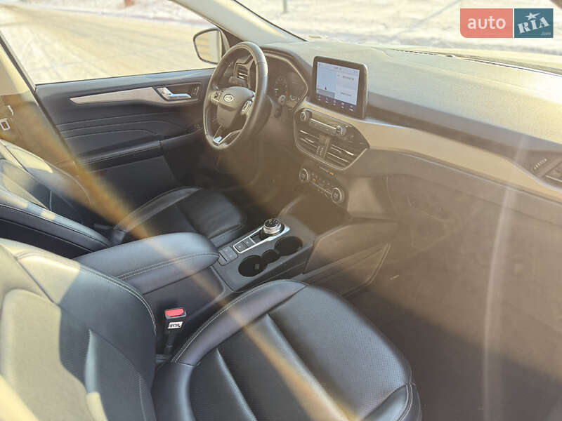 Внедорожник / Кроссовер Ford Escape 2021 в Киеве