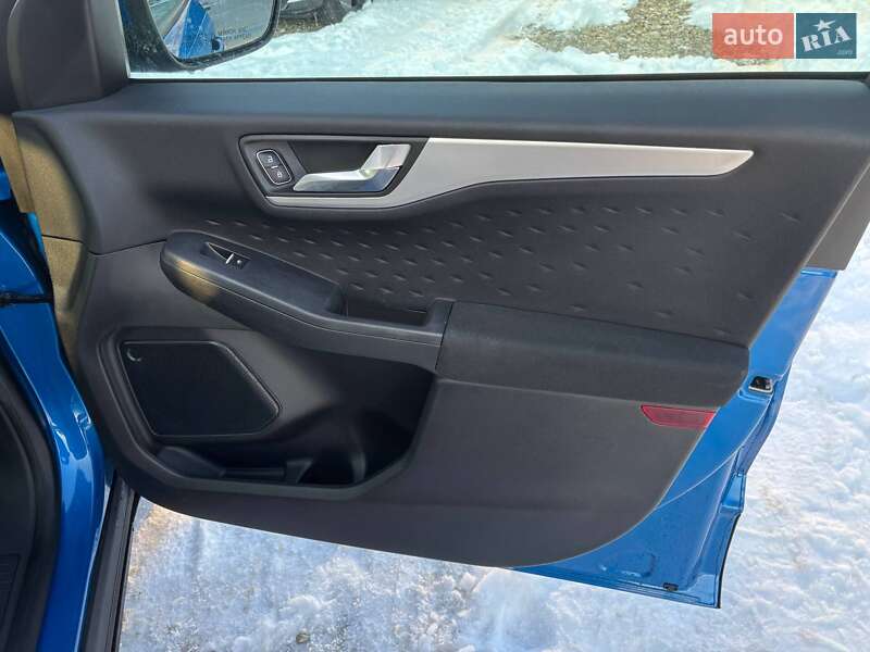 Позашляховик / Кросовер Ford Escape 2019 в Стрию