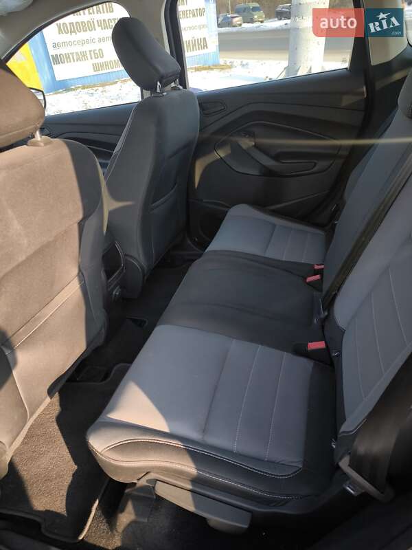 Внедорожник / Кроссовер Ford Escape 2017 в Сумах