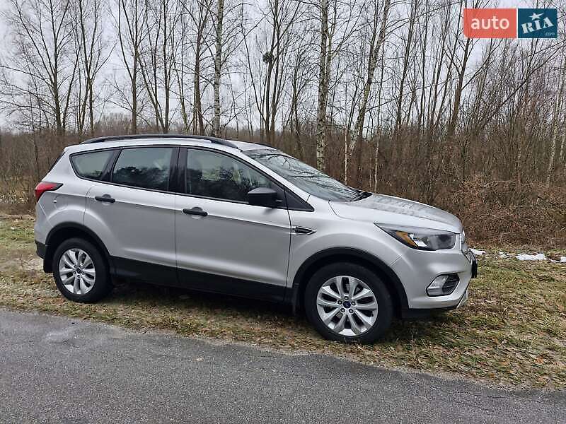 Внедорожник / Кроссовер Ford Escape 2019 в Львове