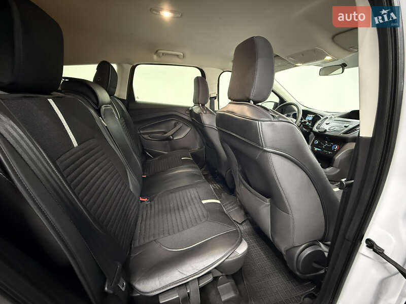 Внедорожник / Кроссовер Ford Escape 2017 в Одессе