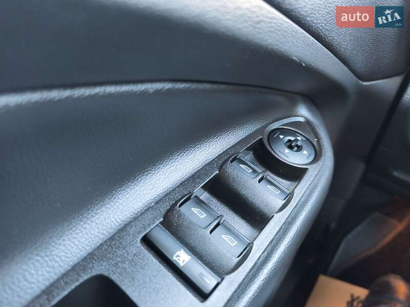 Позашляховик / Кросовер Ford Escape 2017 в Стрию фото 19 Позашляховик / Кросовер Ford Escape 2017 в Стрию