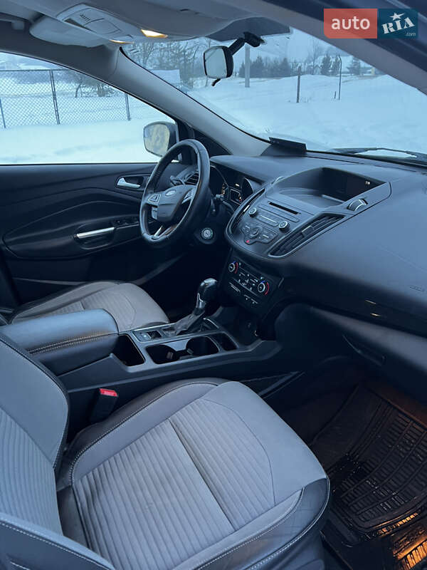 Позашляховик / Кросовер Ford Escape 2017 в Львові