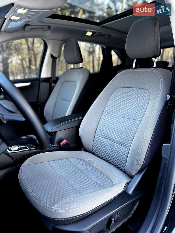 Внедорожник / Кроссовер Ford Escape 2020 в Барышевке