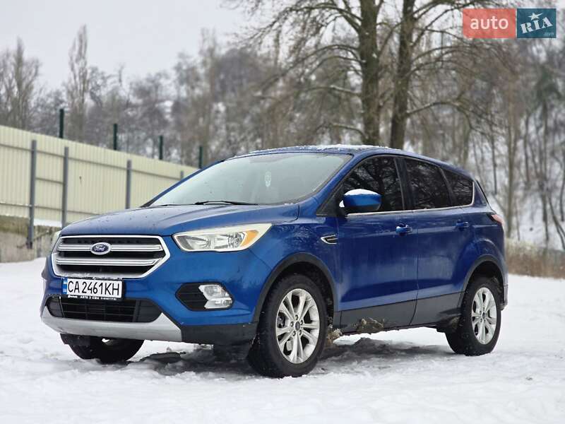 Внедорожник / Кроссовер Ford Escape 2016 в Черкассах