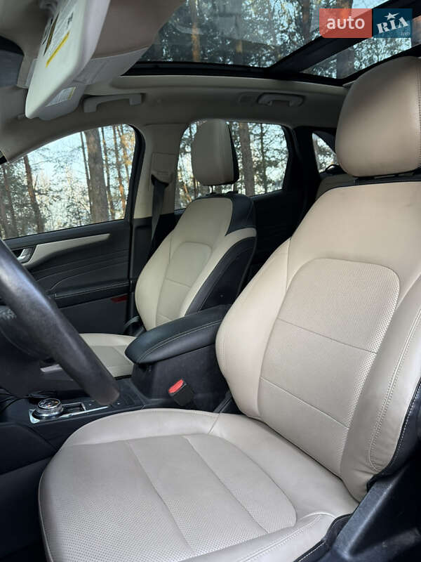 Позашляховик / Кросовер Ford Escape 2021 в Гайвороні