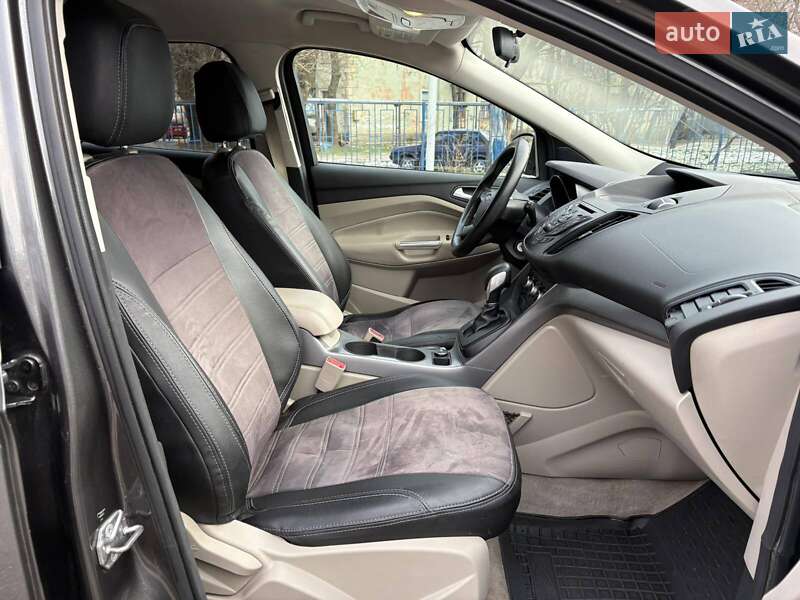 Внедорожник / Кроссовер Ford Escape 2015 в Николаеве