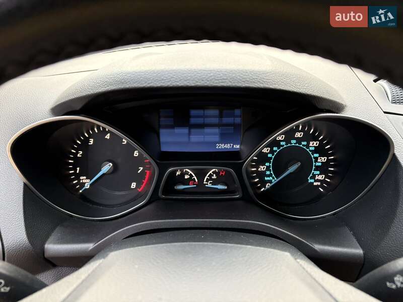 Внедорожник / Кроссовер Ford Escape 2015 в Николаеве