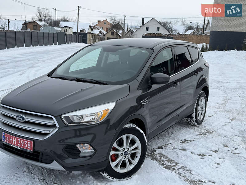 Позашляховик / Кросовер Ford Escape 2018 в Дубні