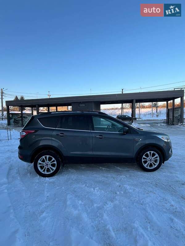 Внедорожник / Кроссовер Ford Escape 2017 в Львове