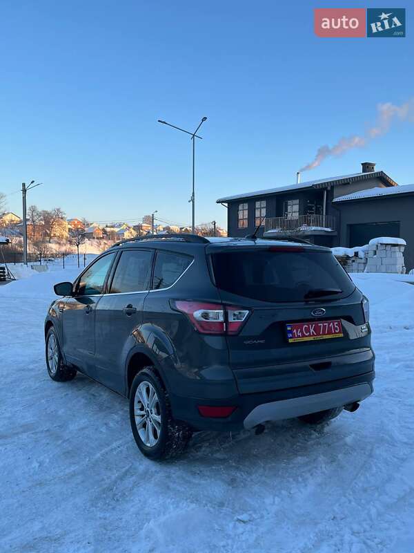 Внедорожник / Кроссовер Ford Escape 2017 в Львове