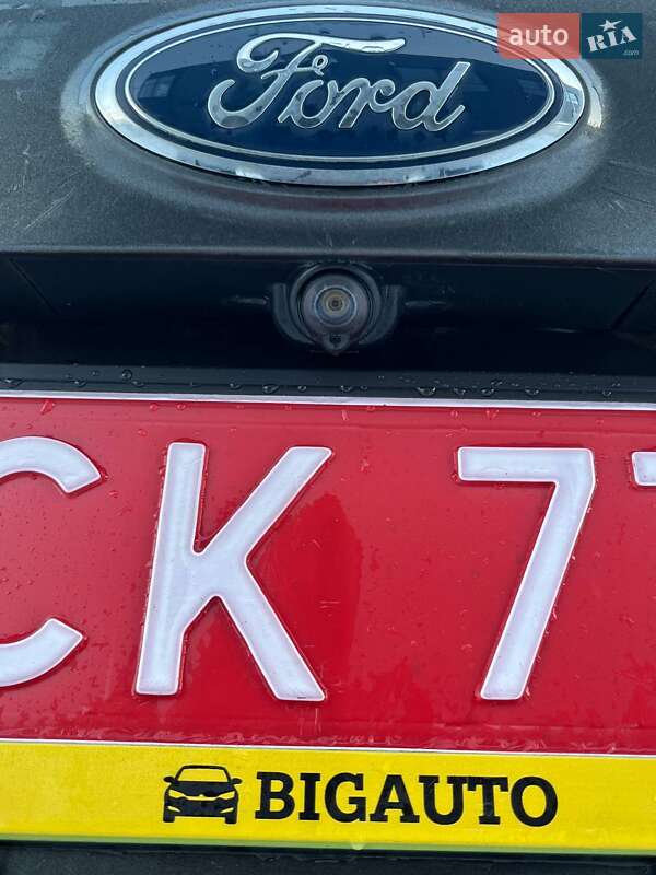 Внедорожник / Кроссовер Ford Escape 2017 в Львове