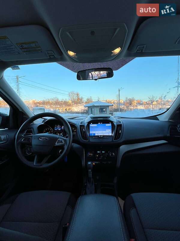 Внедорожник / Кроссовер Ford Escape 2017 в Львове