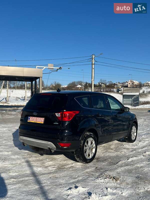 Позашляховик / Кросовер Ford Escape 2019 в Львові