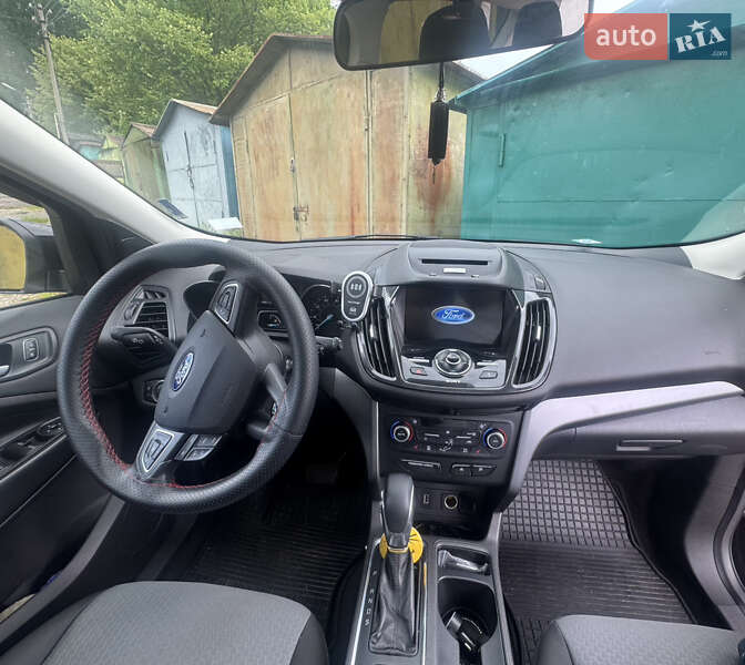 Внедорожник / Кроссовер Ford Escape 2018 в Киеве