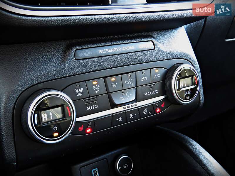 Позашляховик / Кросовер Ford Escape 2020 в Черкасах