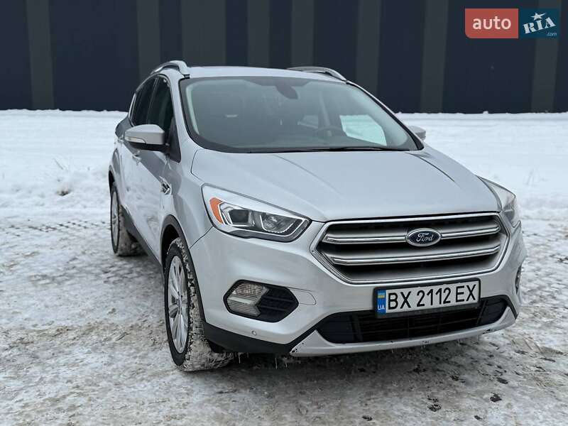 Внедорожник / Кроссовер Ford Escape 2018 в Хмельницком