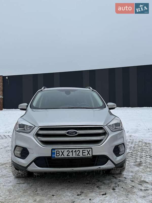 Внедорожник / Кроссовер Ford Escape 2018 в Хмельницком