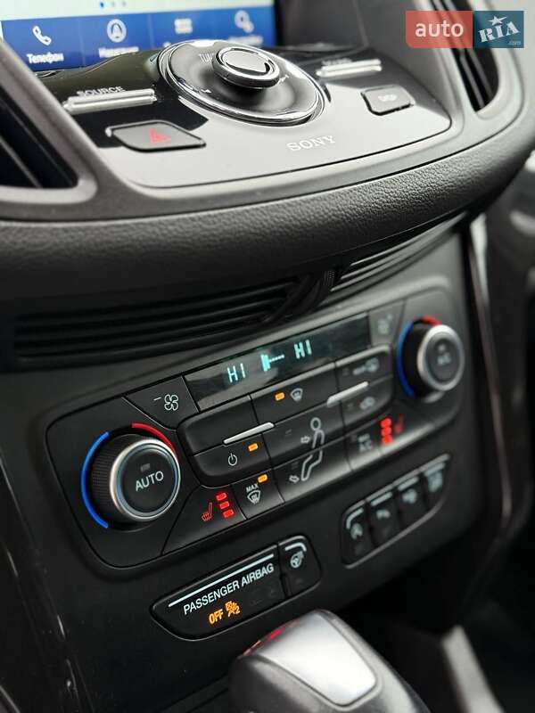 Внедорожник / Кроссовер Ford Escape 2018 в Хмельницком