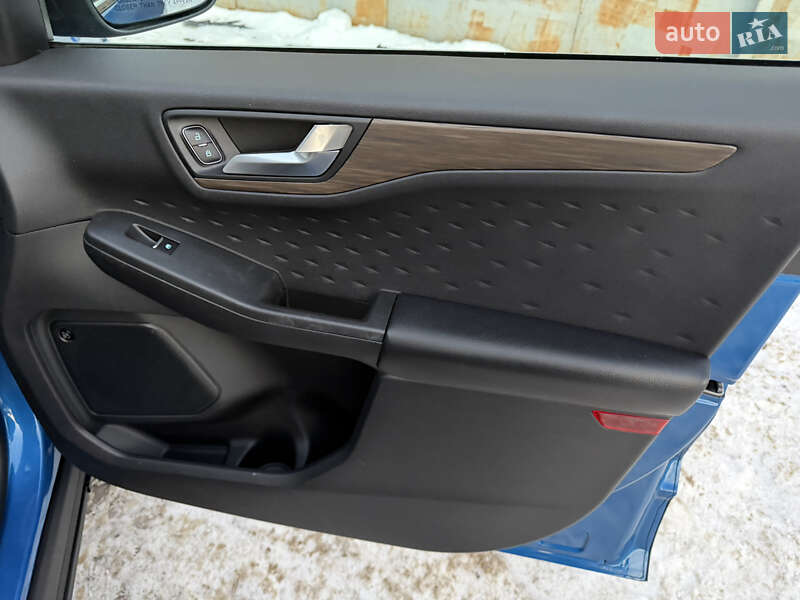 Позашляховик / Кросовер Ford Escape 2020 в Рівному