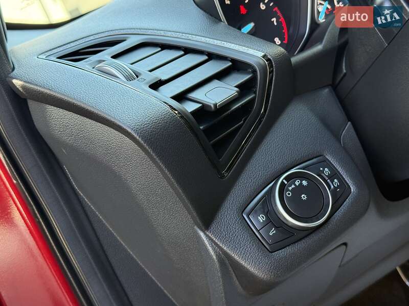 Позашляховик / Кросовер Ford Escape 2019 в Дрогобичі