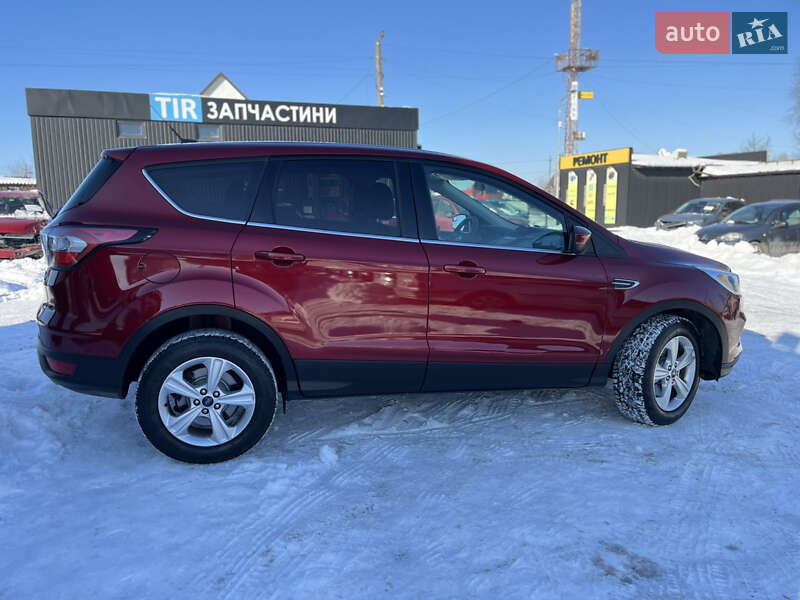 Позашляховик / Кросовер Ford Escape 2017 в Львові