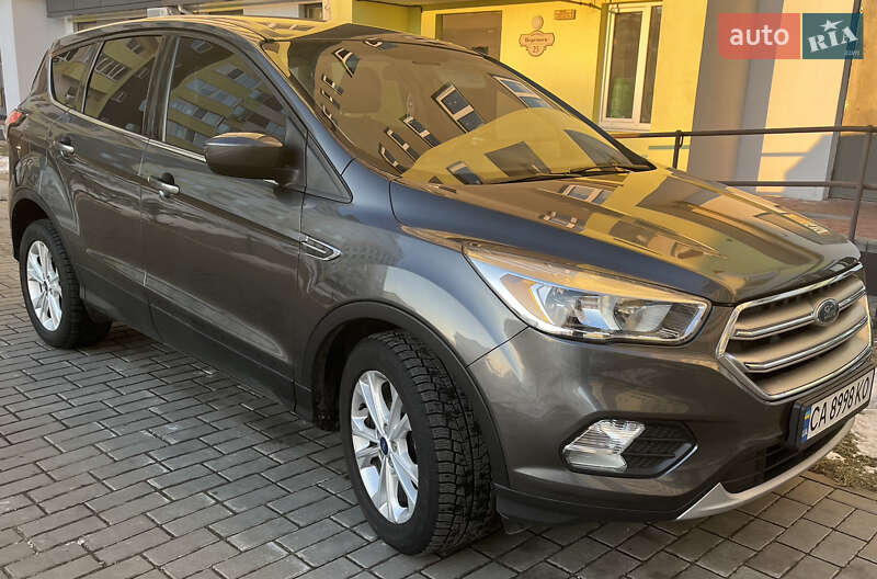 Внедорожник / Кроссовер Ford Escape 2016 в Черкассах