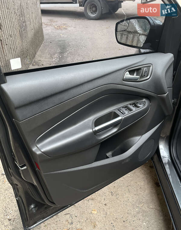 Внедорожник / Кроссовер Ford Escape 2016 в Черкассах