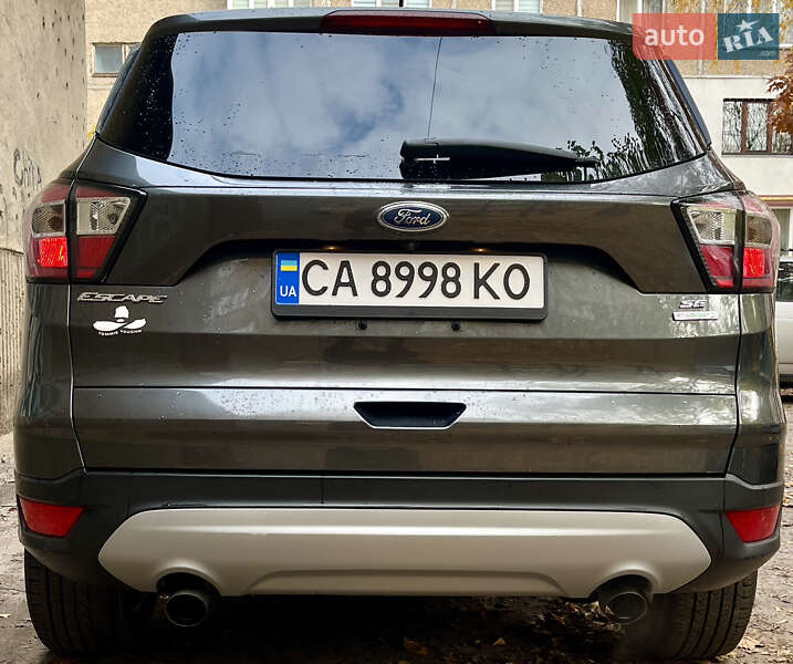 Внедорожник / Кроссовер Ford Escape 2016 в Черкассах