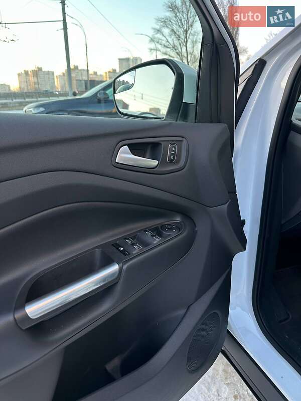 Внедорожник / Кроссовер Ford Escape 2019 в Киеве фото 11 Внедорожник / Кроссовер Ford Escape 2019 в Киеве