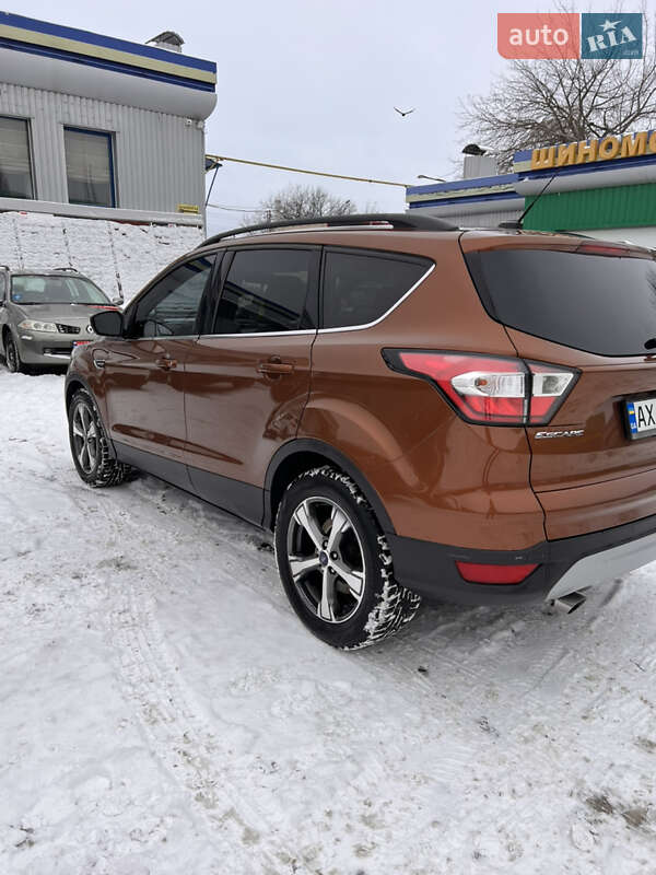 Внедорожник / Кроссовер Ford Escape 2016 в Киеве