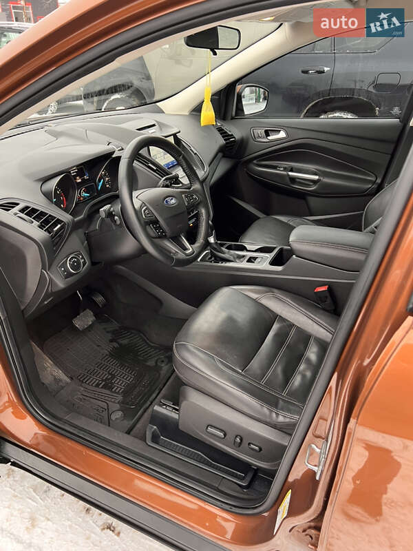 Внедорожник / Кроссовер Ford Escape 2016 в Киеве