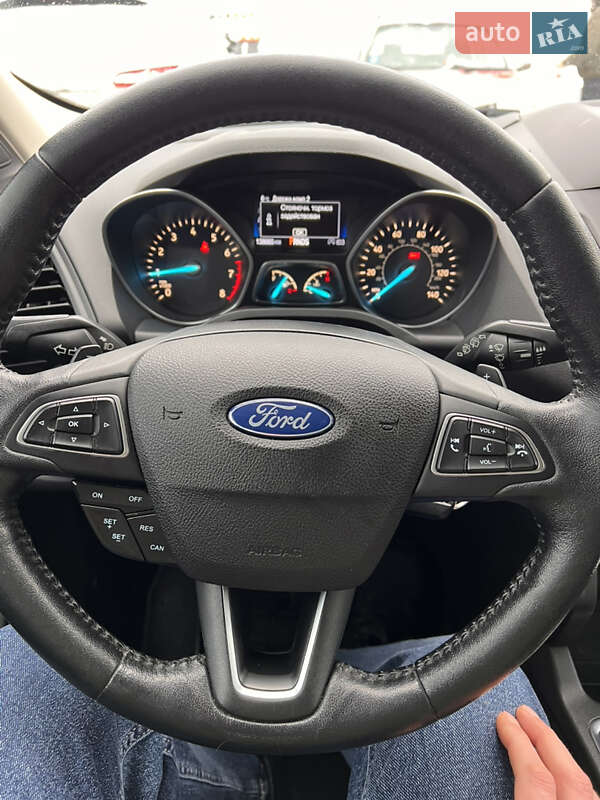 Внедорожник / Кроссовер Ford Escape 2016 в Киеве