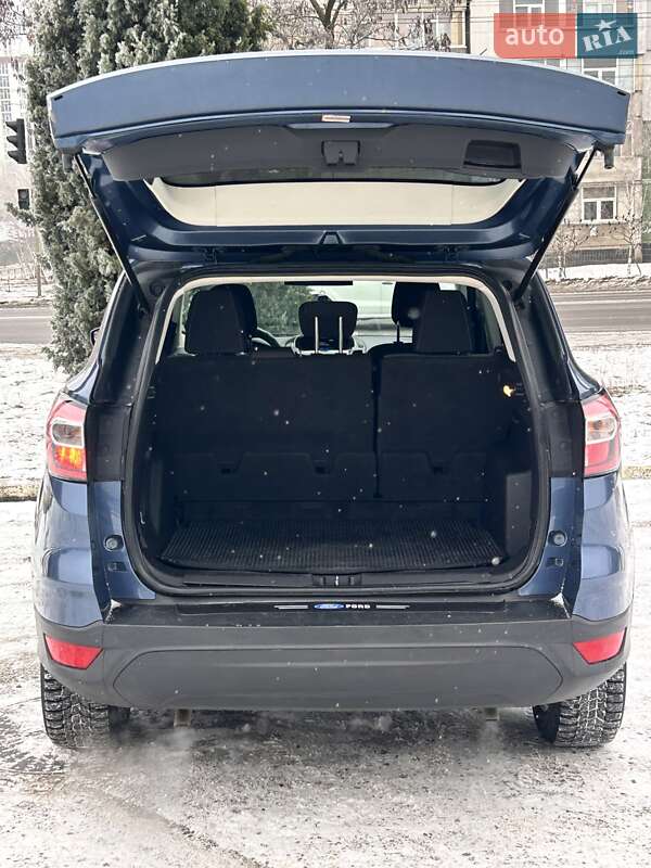 Позашляховик / Кросовер Ford Escape 2018 в Сумах