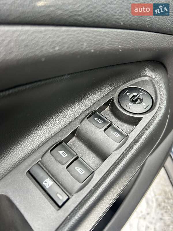 Позашляховик / Кросовер Ford Escape 2018 в Сумах