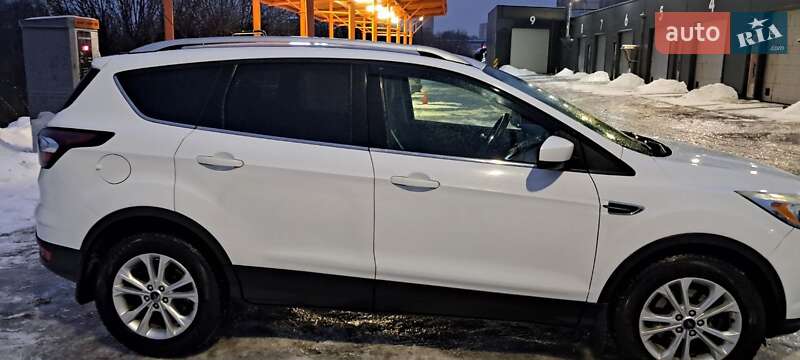 Внедорожник / Кроссовер Ford Escape 2017 в Харькове фото 4 Внедорожник / Кроссовер Ford Escape 2017 в Харькове