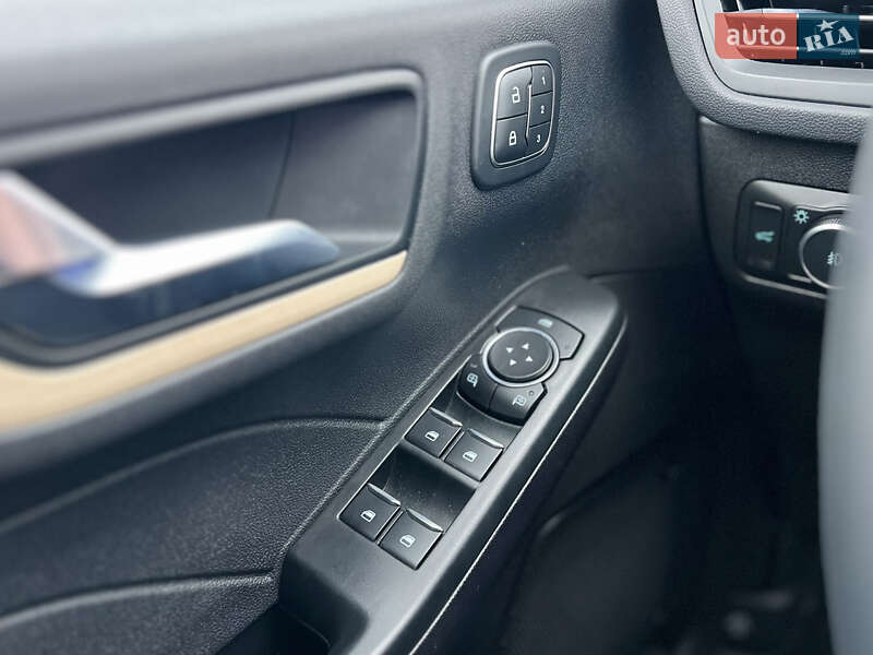 Позашляховик / Кросовер Ford Escape 2022 в Києві