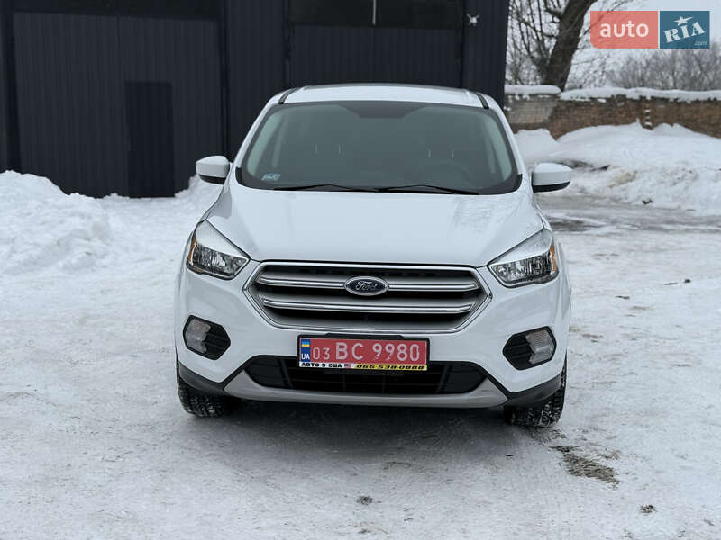 Внедорожник / Кроссовер Ford Escape 2019 в Дубно